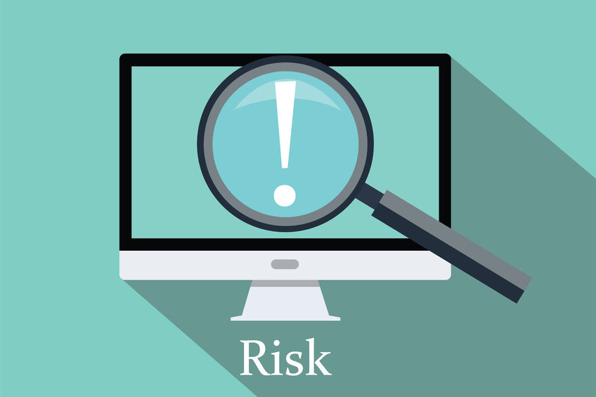 What is the minimum criteria to pursue financial risk management courses?